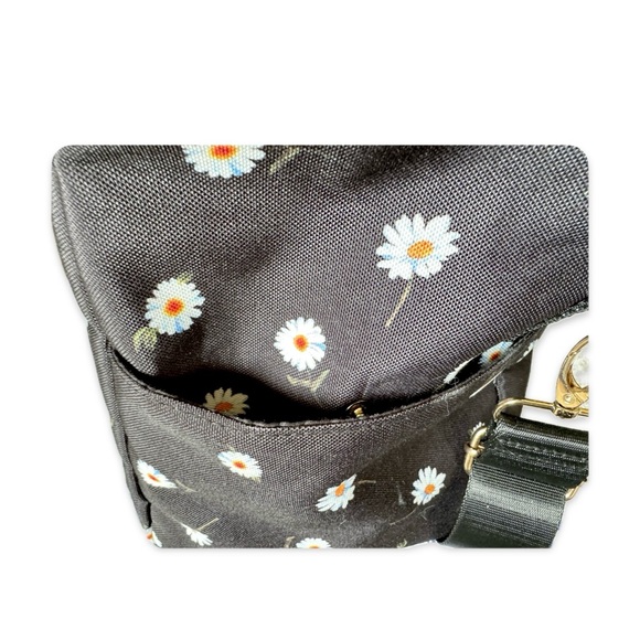 Alice + Olivia X FABFITFUN DUFFEL Feminine Daisy Weekender Women’s Travel Bag - Picture 2 of 9